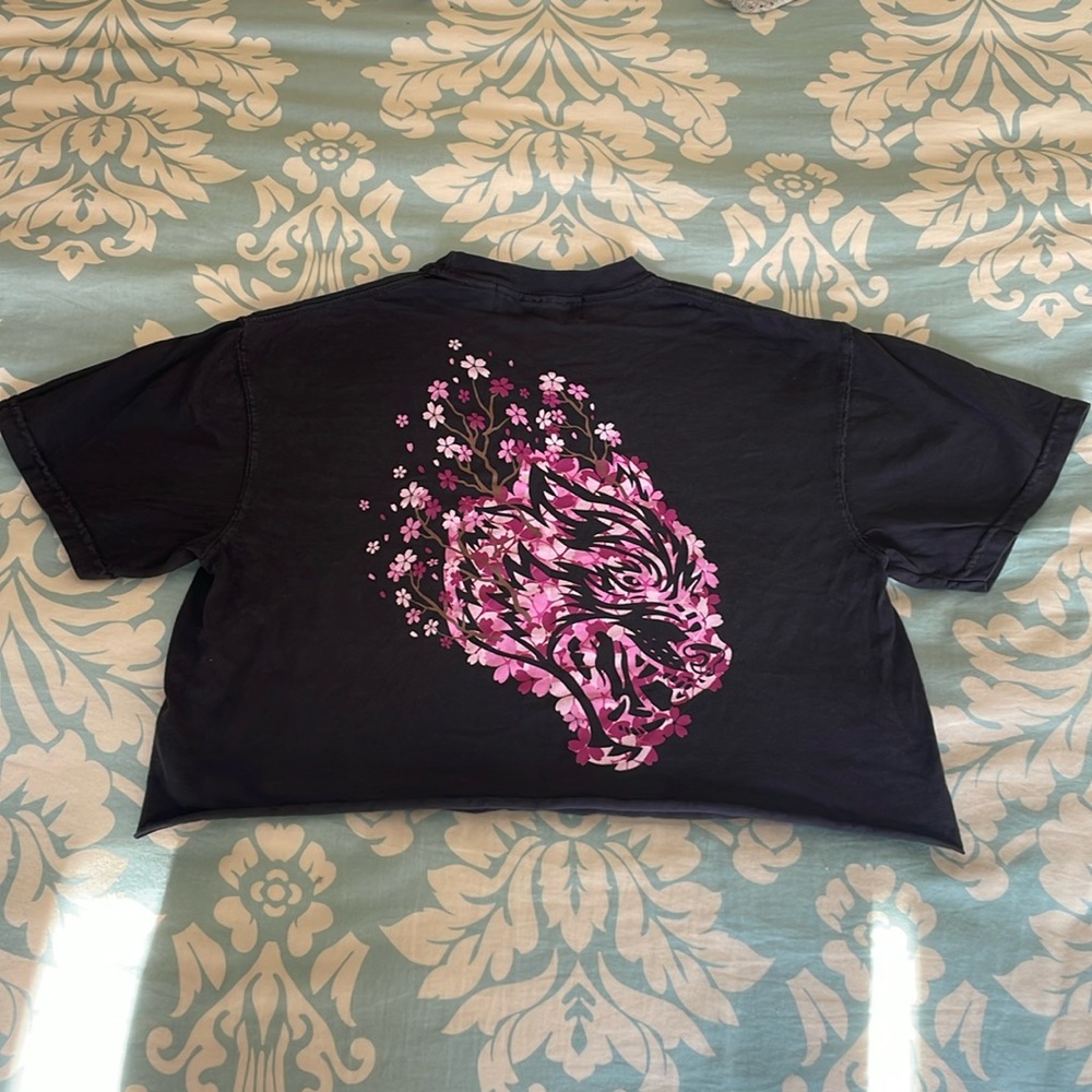 Darc sport cropped tee cherry blossom wolf size medium